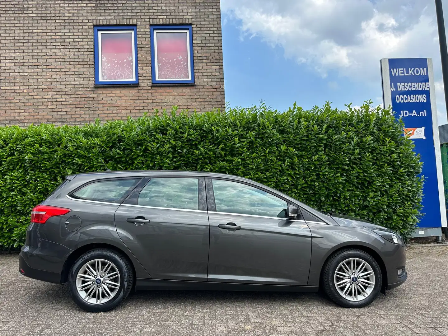 Ford Focus Wagon 1.0 Trend Airco, Elec.Pakket, Lmv, Pdc!!!! D Grau - 2