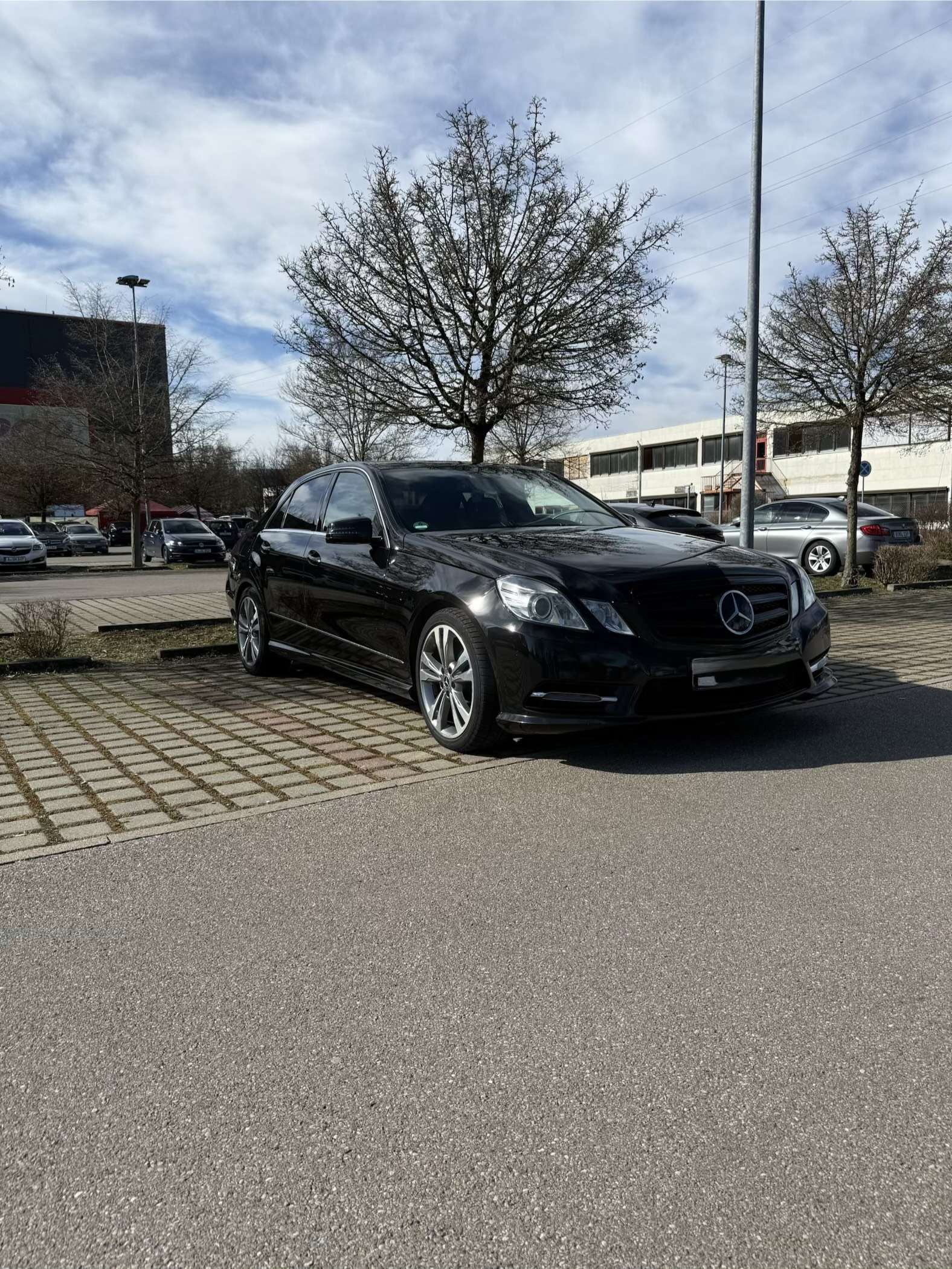 Second hand Mercedes Benz E-Class 