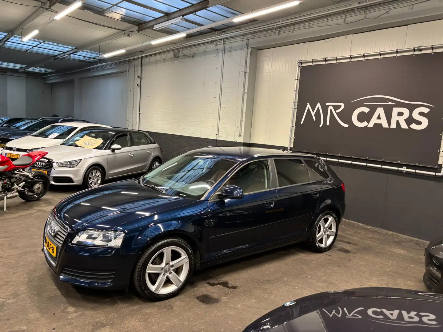 Audi A3 Sportback 1.8 TFSI Ambiente Pro Line Leder/Navi/Cr Blau - 2