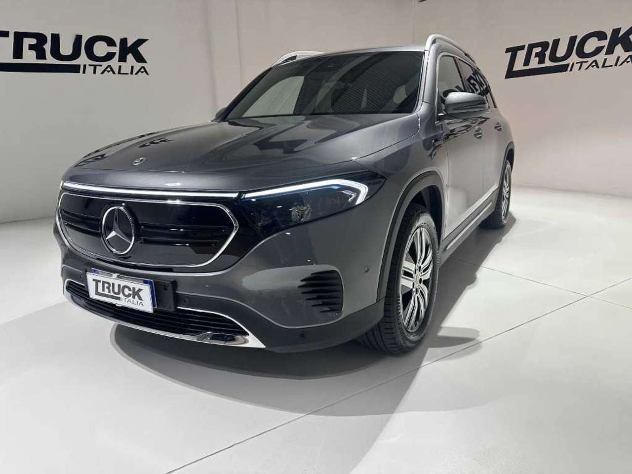 Mercedes-Benz EQB 300 - EQB 300 Sport Plus 4matic