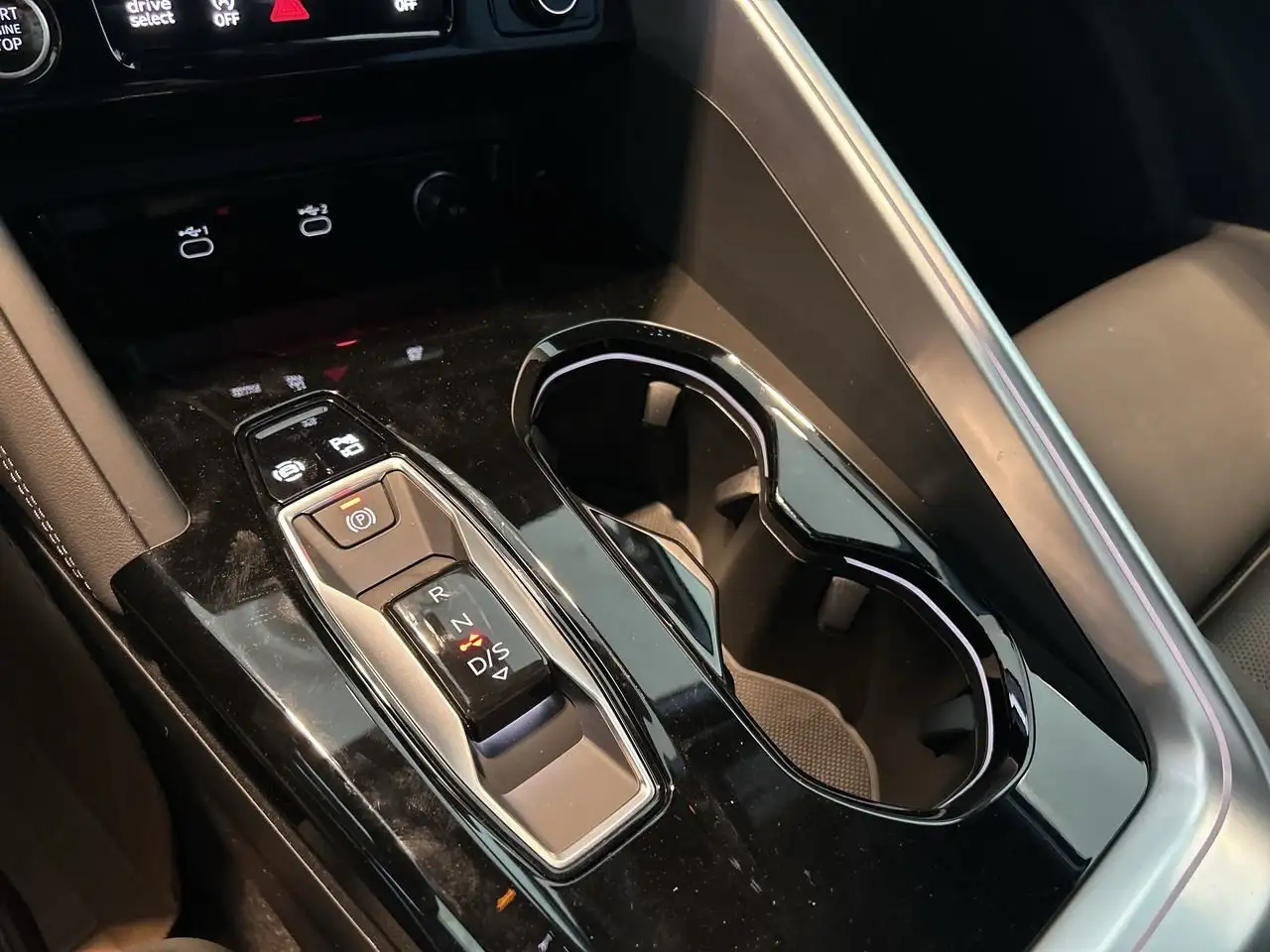 Audi Q5 снимка Audi Q5