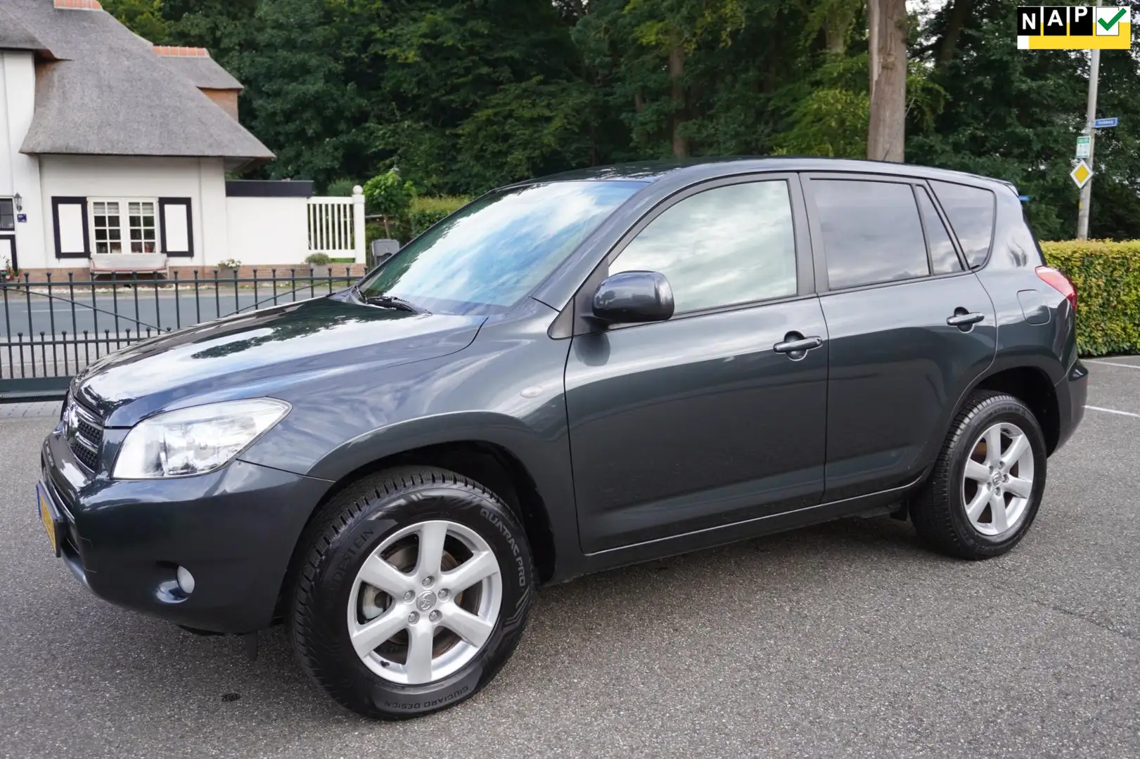 Toyota RAV 4 2.0 VVTi X-Style Leder Navi Cruise Trekhaak Grijs - 1