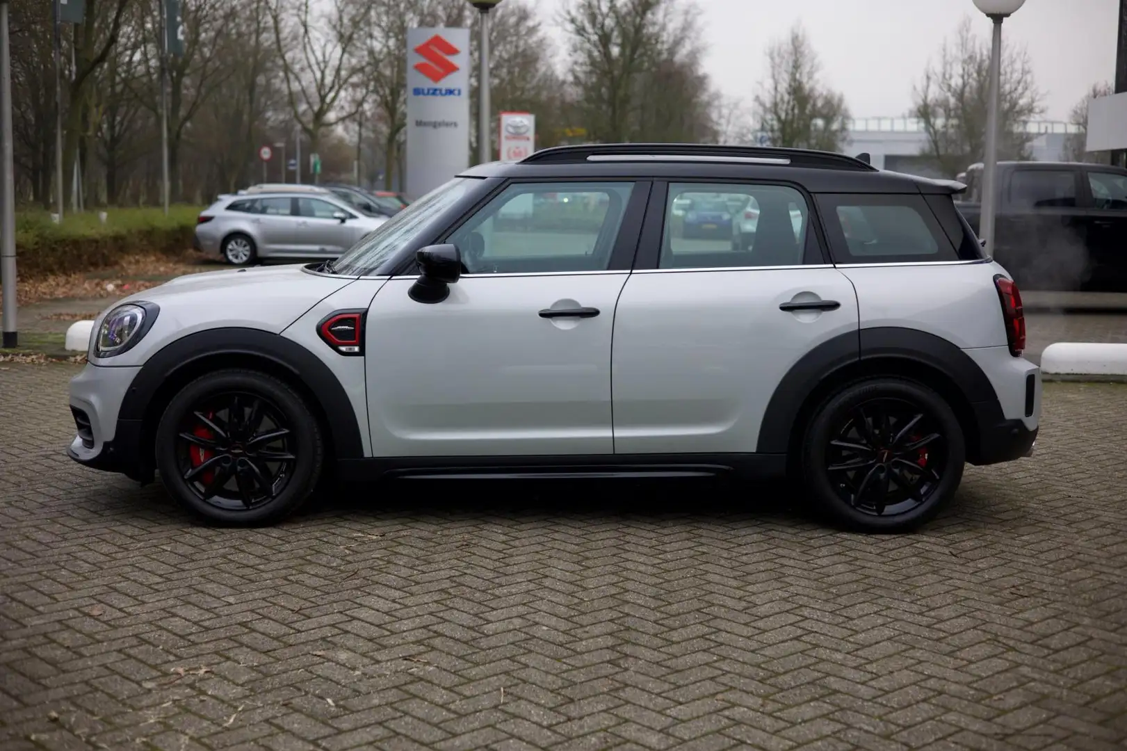MINI John Cooper Works Countryman 2.0 ALL4 Argintiu - 2