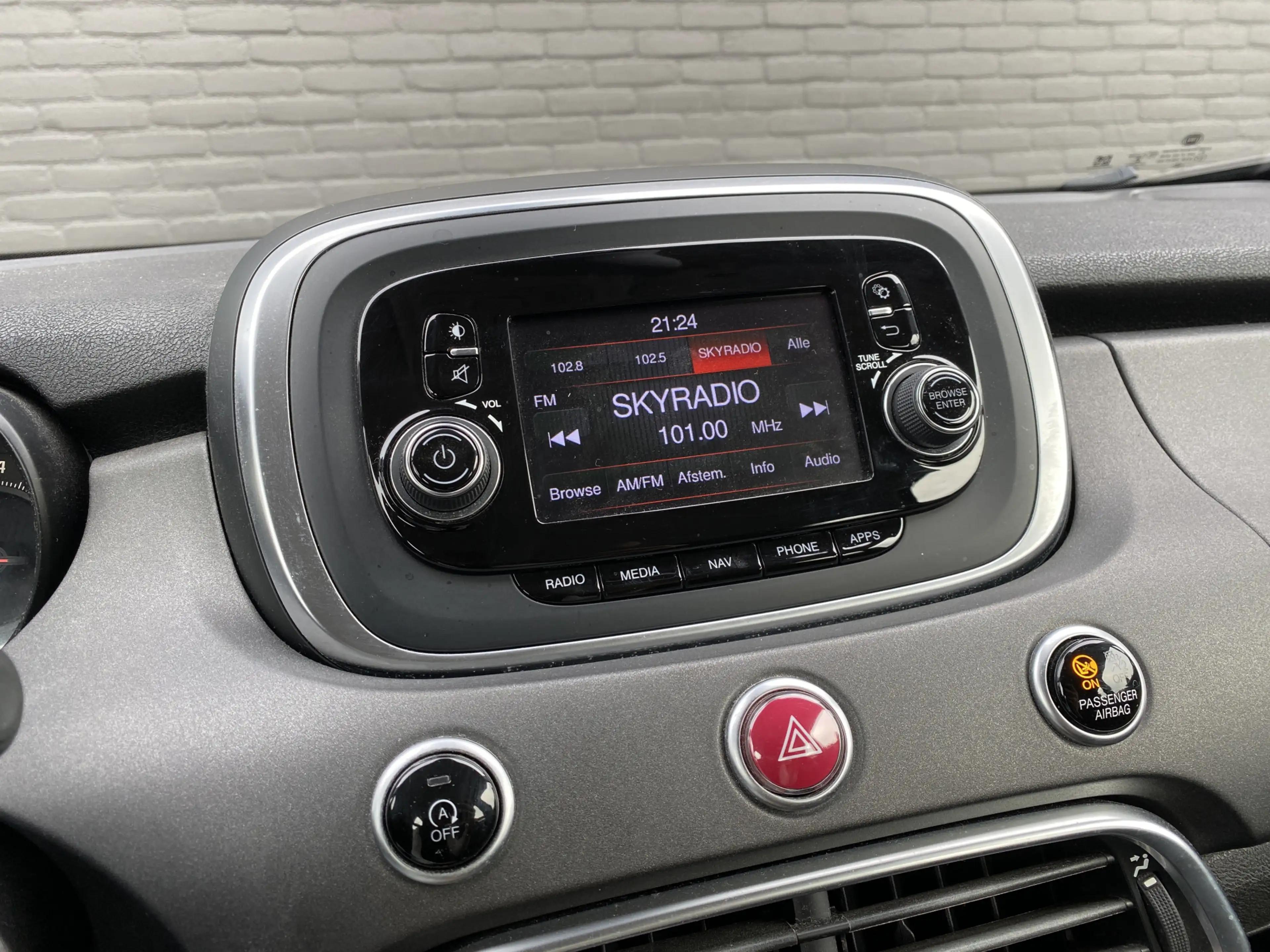 Fiat 500X 1.4 Turbo MultiAir 141 pk AUT. | navigatie | trekh — photo 27
