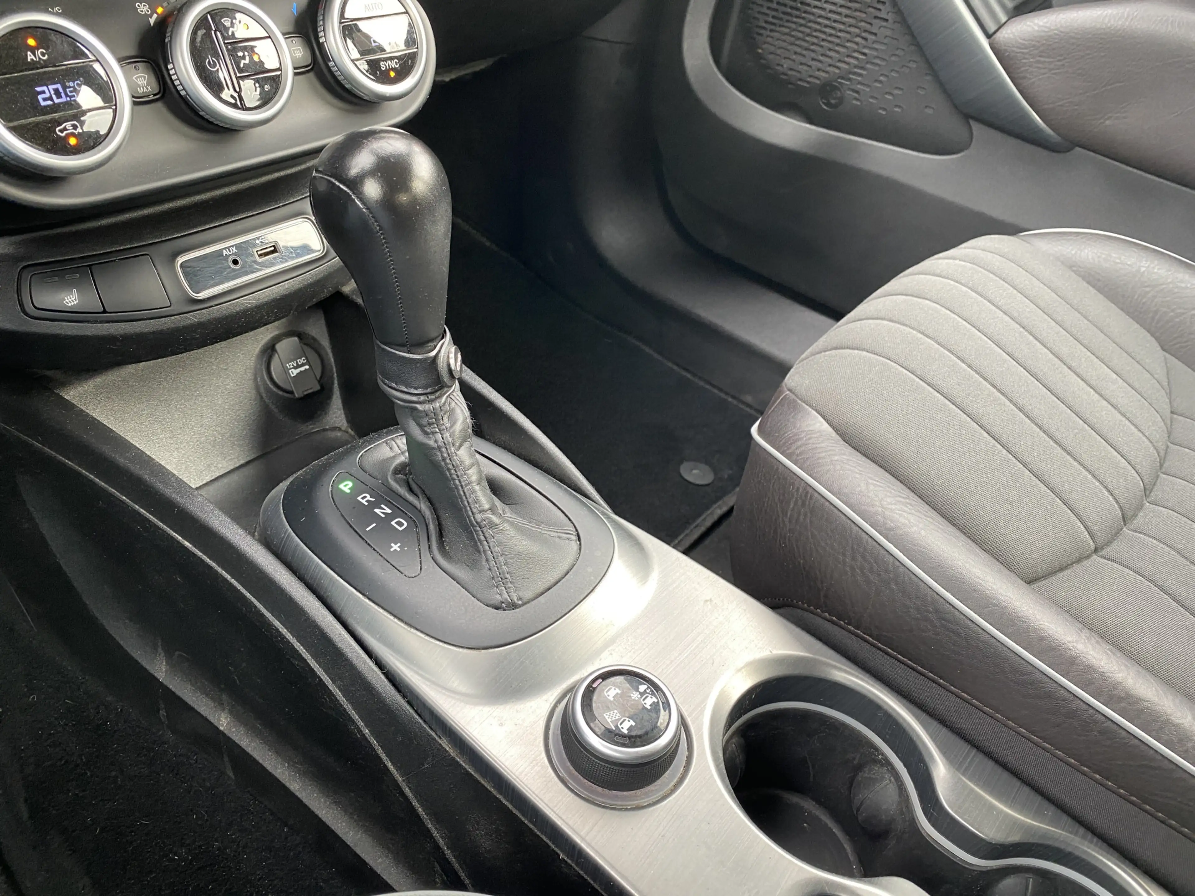 Fiat 500X 1.4 Turbo MultiAir 141 pk AUT. | navigatie | trekh — photo 31