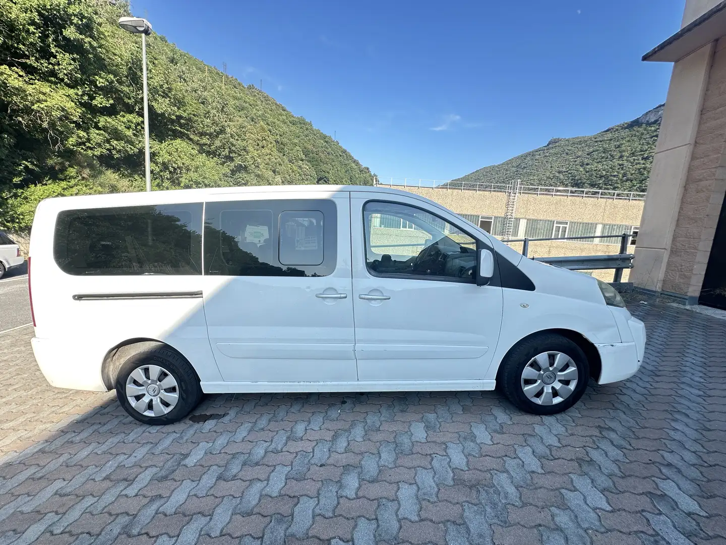 Citroen Jumpy 2.0 HDI 9 Posti passo lungo, gancio traino - 2