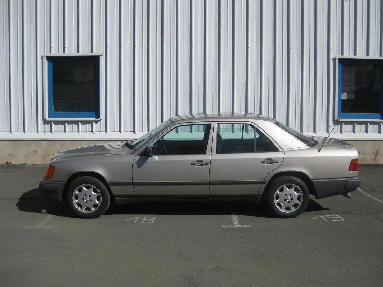 Mercedes-Benz E 260