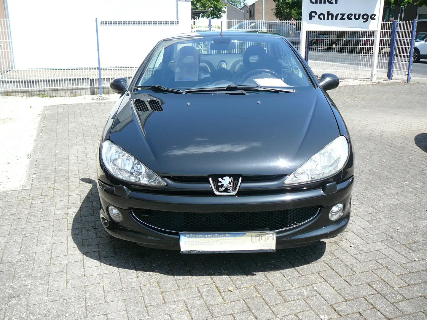 Peugeot 206 CC Platinum,TÜV NEU,Scheckheft gewartet,usw.! Schwarz - 2