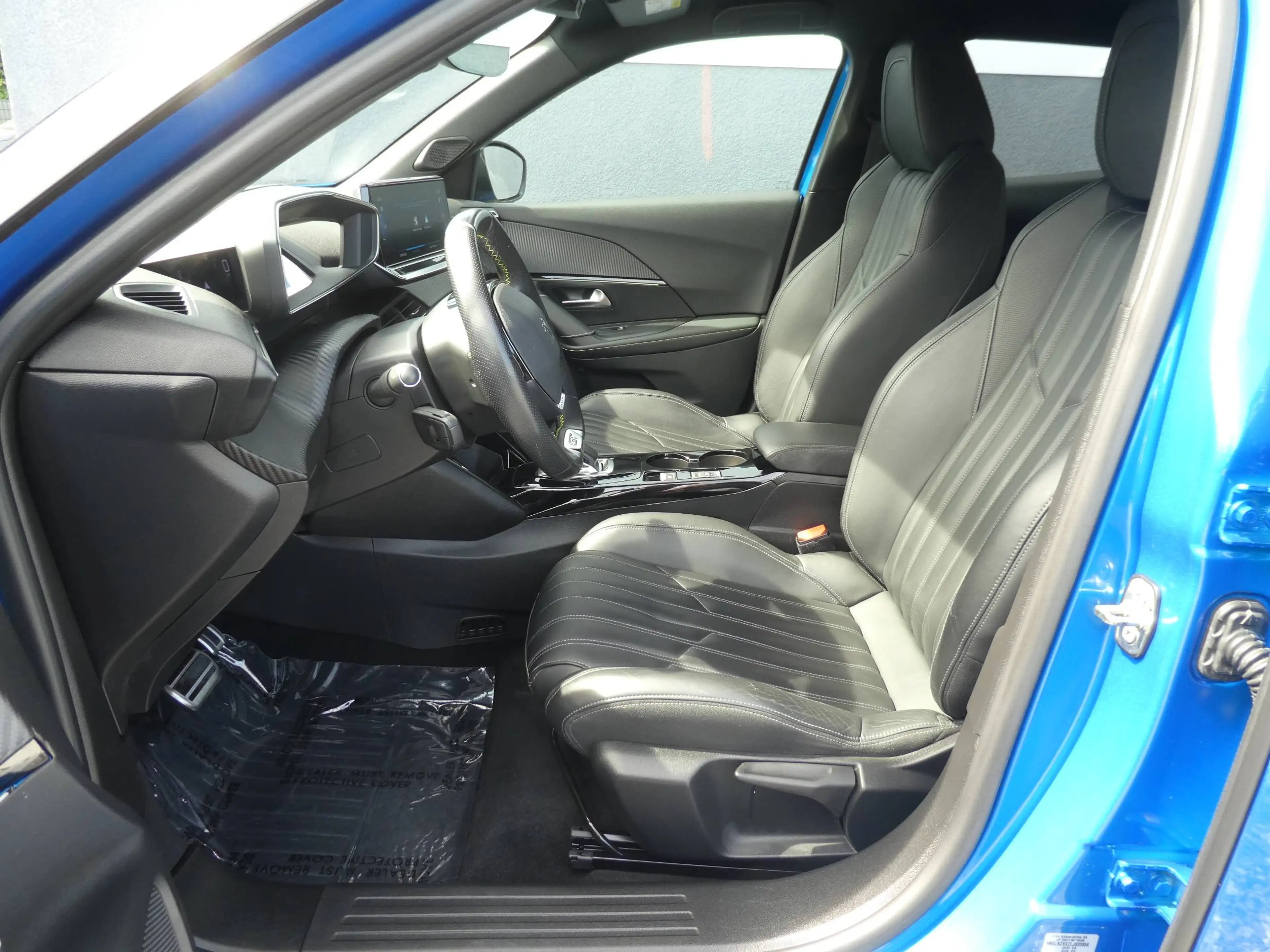 Peugeot e-2008 50 kWh GT Line Cuir, Pano, Cockpit, Led, Camera 360°, Navi, Clim, Dab, Pdc — photo 14