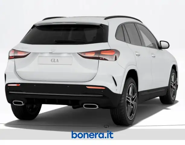 Mercedes-Benz Gla Class view 4