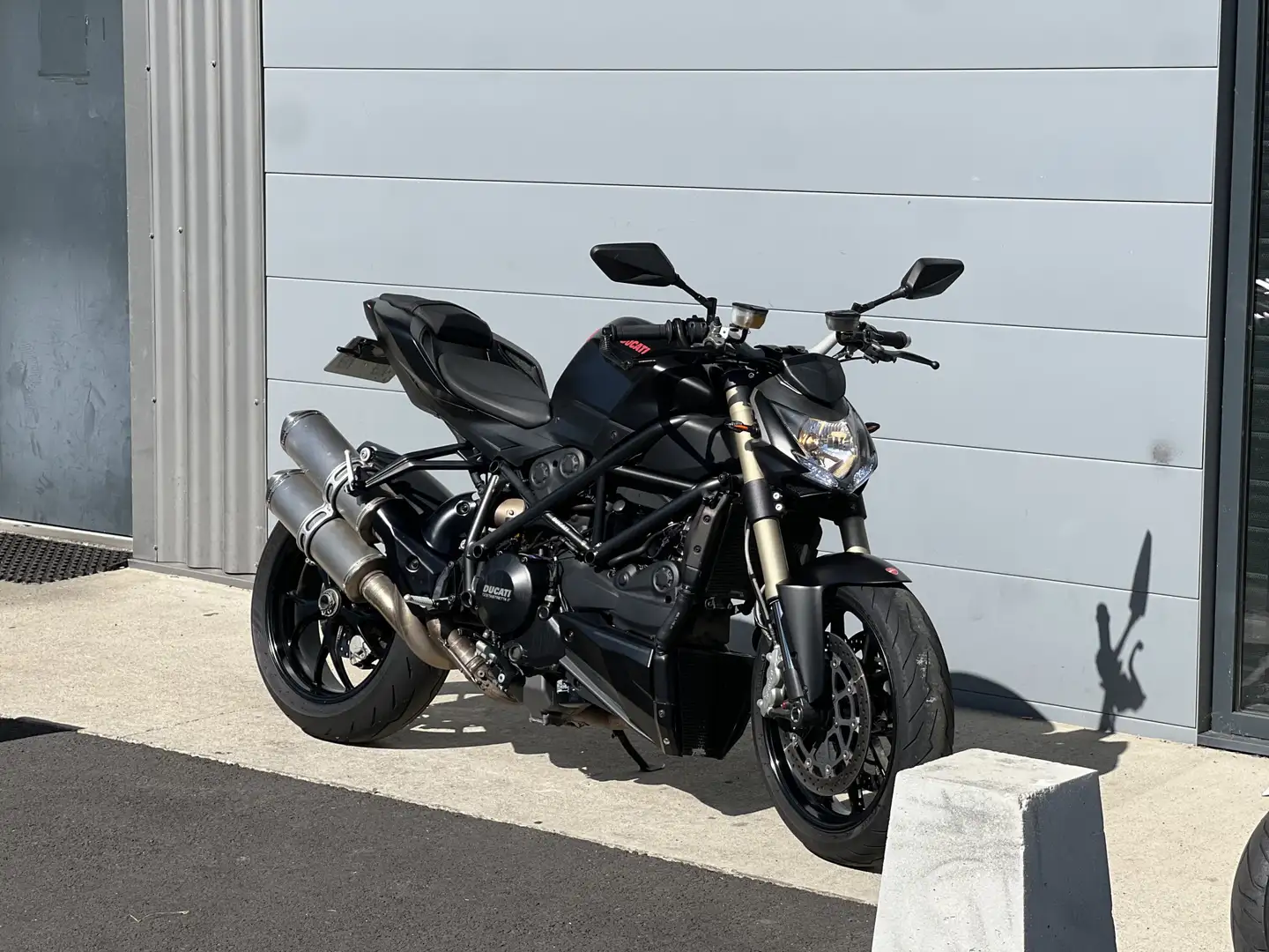 Ducati Streetfighter Negro - 2