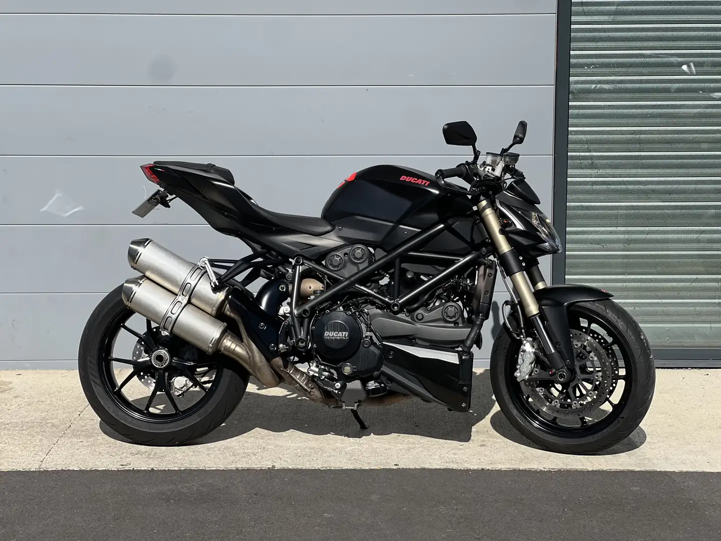 Ducati Streetfighter Negro - 1