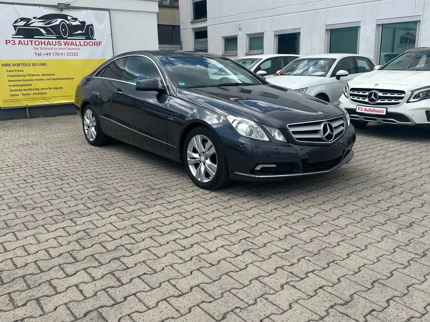 Mercedes-Benz E 250 EKlasse Coupe E250 BlueEffi*Garantie*8xRei Grigio - 1