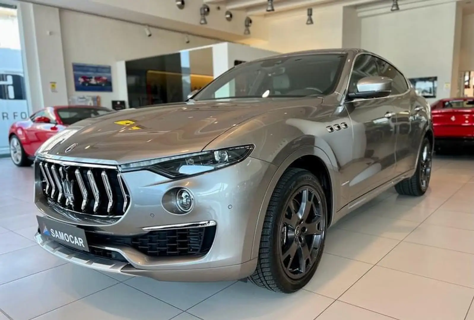 Maserati Levante V6 430 CV S AWD Granlusso Grau - 1