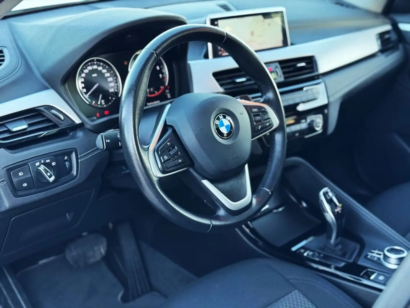 BMW X2 SDRIVE 18i con TECHO PANORÁMICO, NAVEGADOR... Blanco - 2