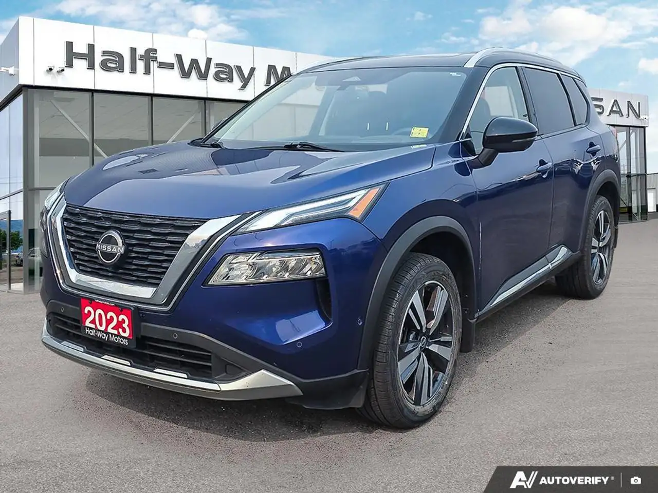 2023 Nissan Rogue Platinum — photo 1