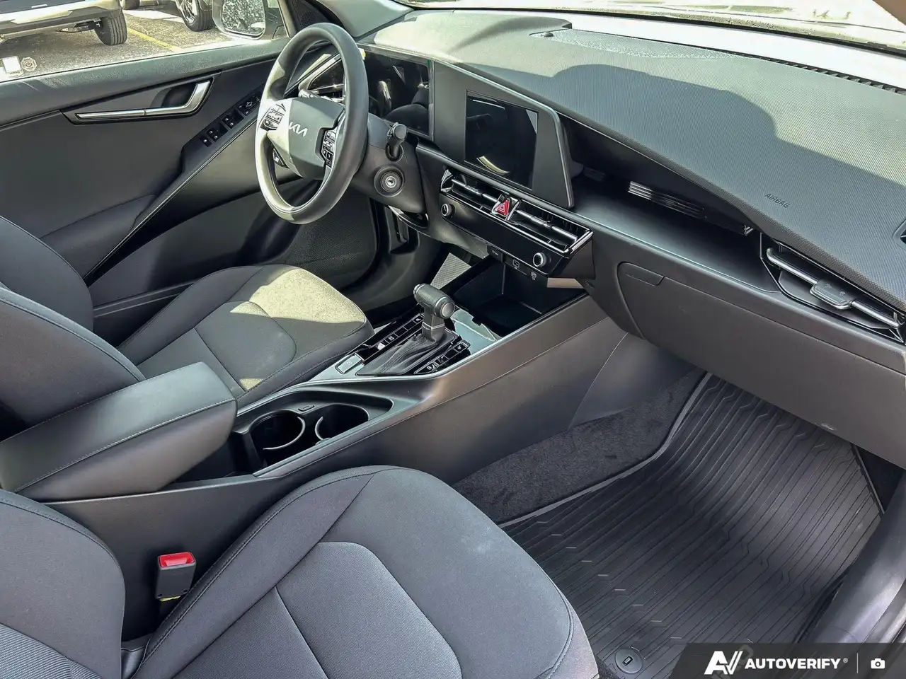 Kia Niro снимка Kia Niro