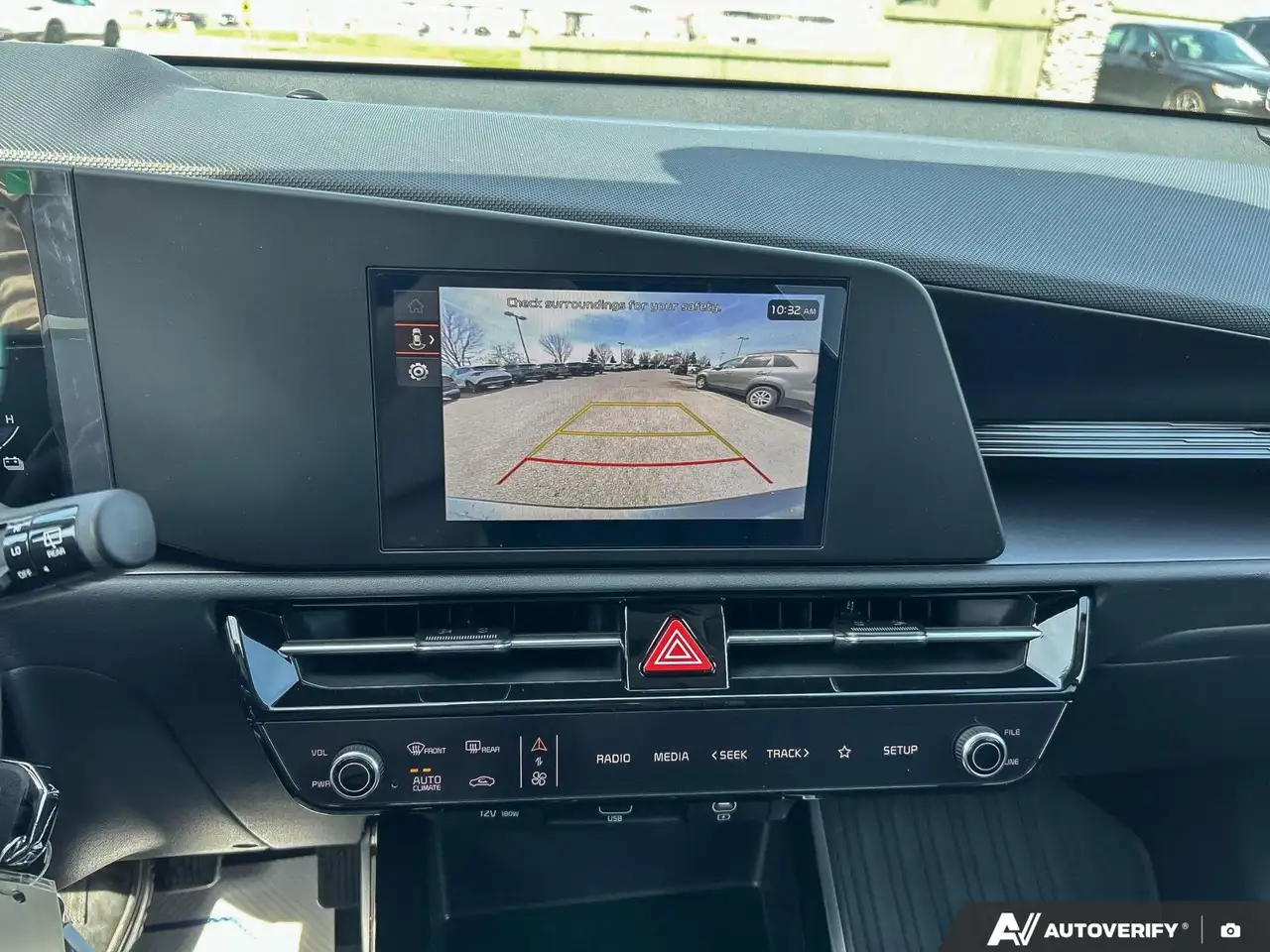 Kia Niro снимка Kia Niro