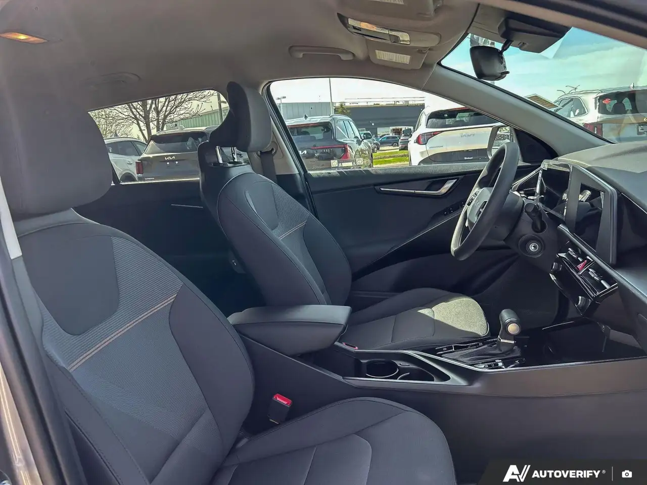 Kia Niro снимка Kia Niro