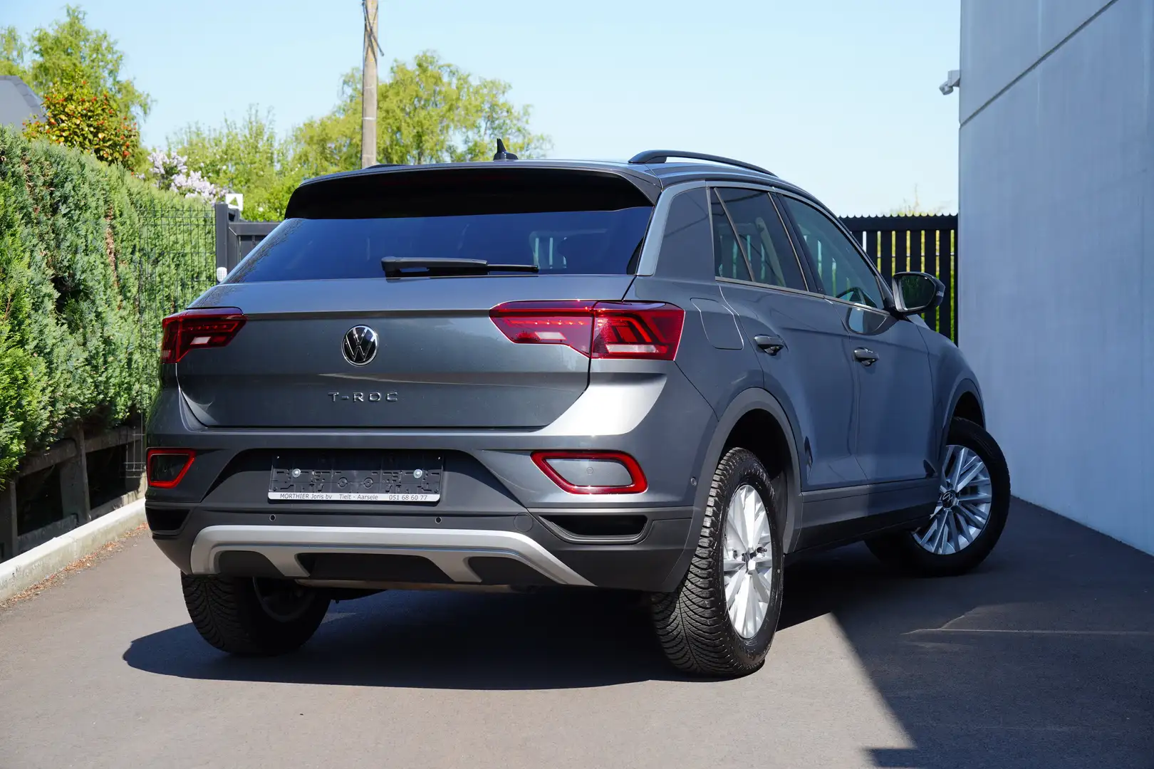 Volkswagen T-Roc 1.0 TSI / APPLE CARPLAY / DAB+ / NAVIGATIE Gris - 2
