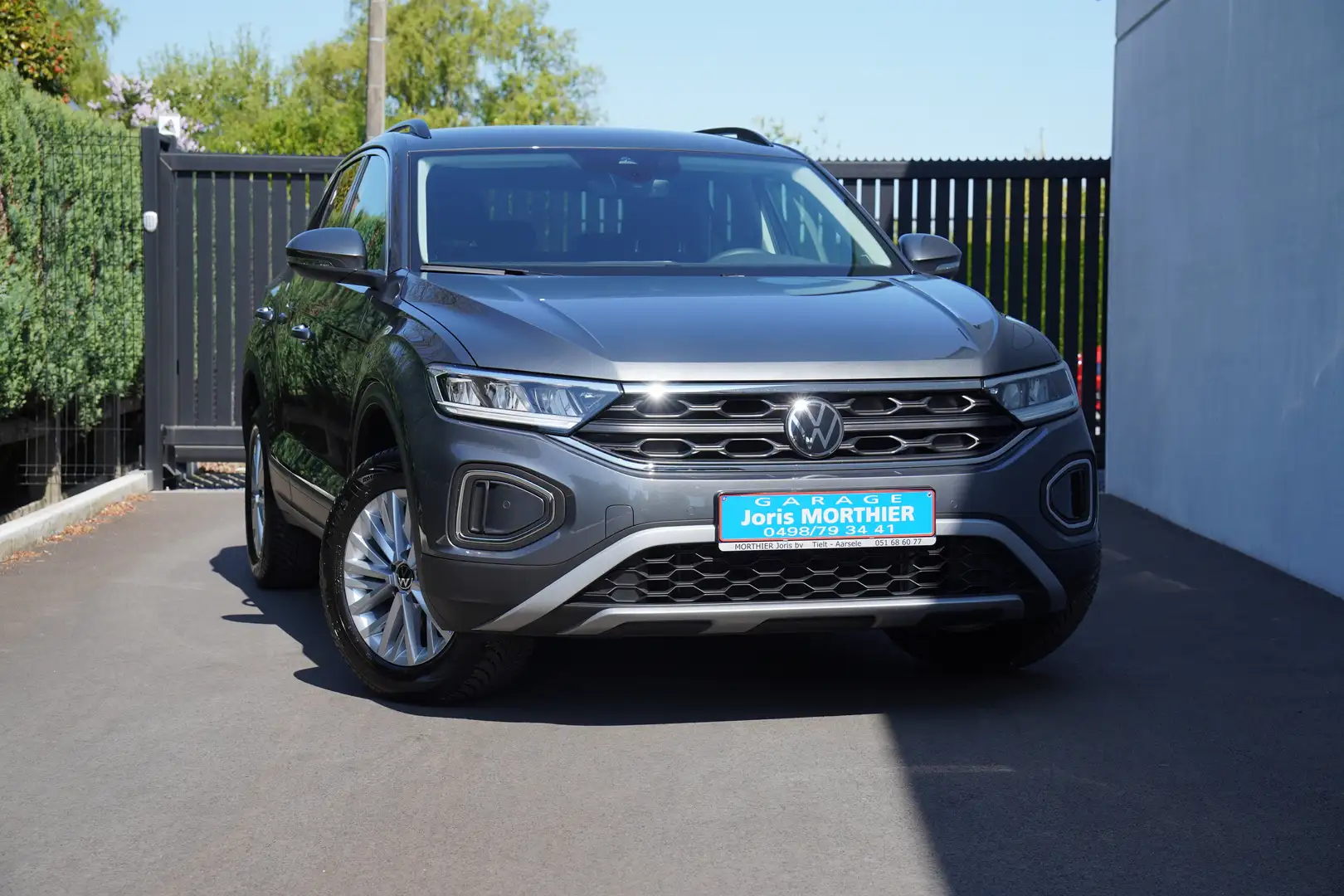 Volkswagen T-Roc 1.0 TSI / APPLE CARPLAY / DAB+ / NAVIGATIE Gris - 1
