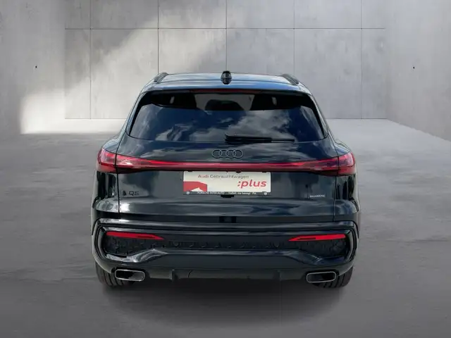 Audi Q5 view 4