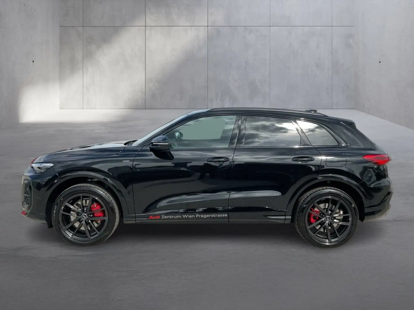 Audi Q5 e-hybrid quattro 270 KW Schwarz - 2