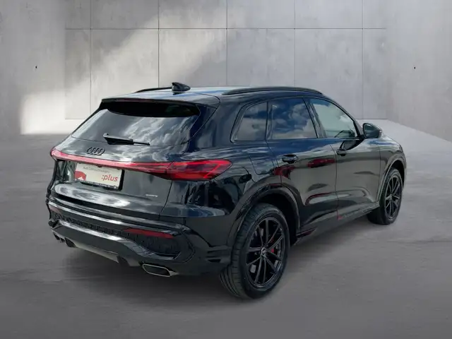 Audi Q5 view 5