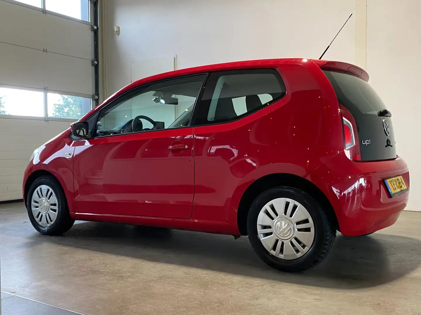 Volkswagen up! 1.0 move up! Airco Navi NL-auto Rood - 2
