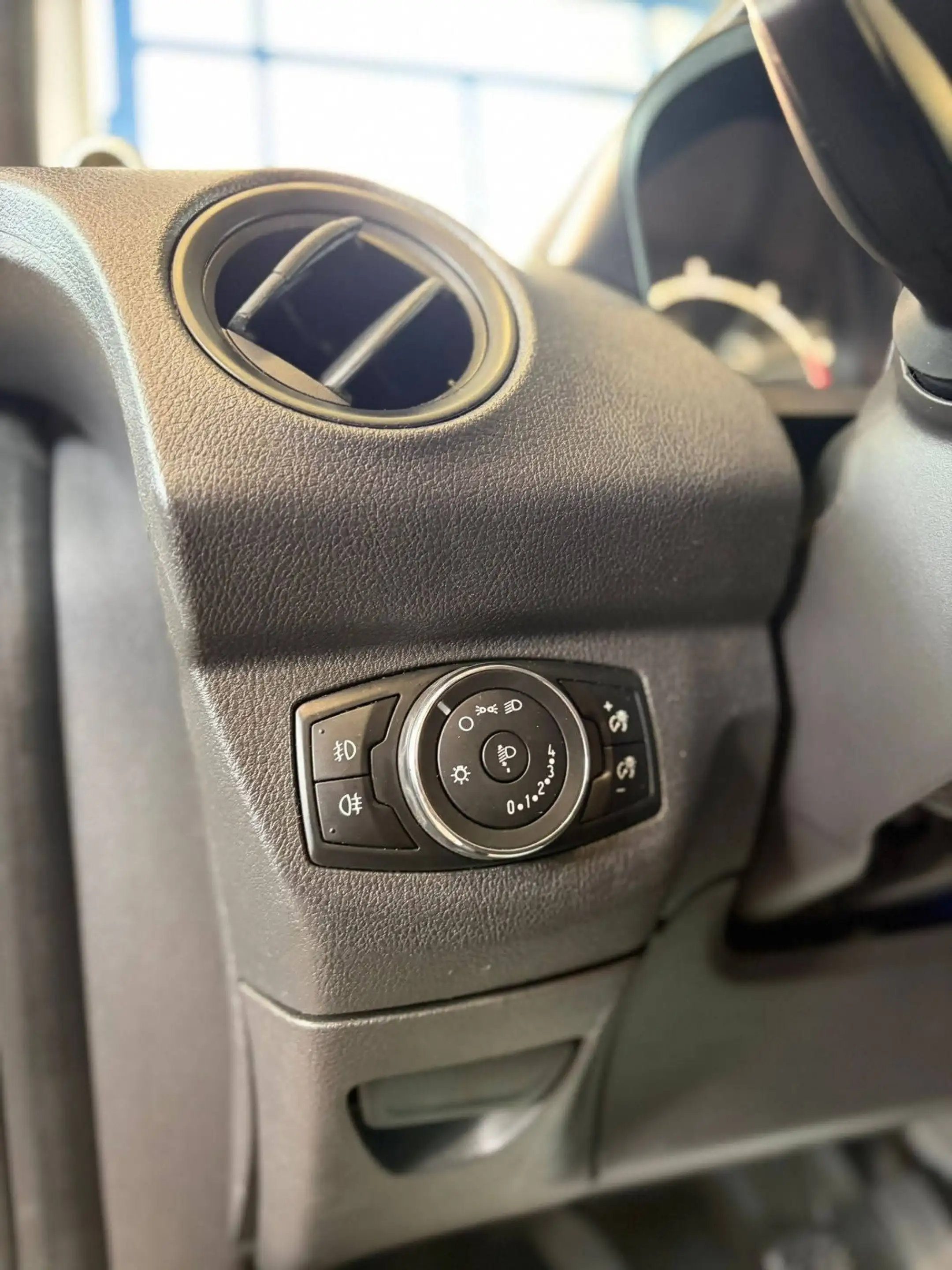 Ford Transit Courier UTILITAIRE GARANTIE 1 AN — photo 10