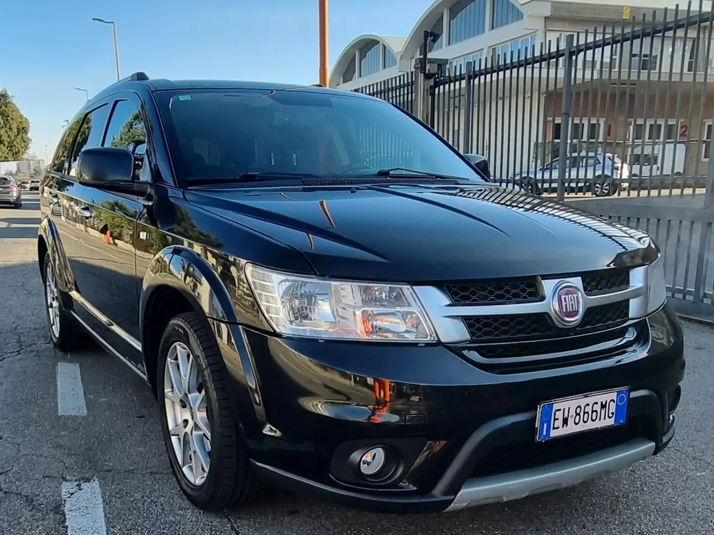 Fiat Freemont 2.0 mjt 16v Urban 4x4 170cv auto E5+ Czarny - 1