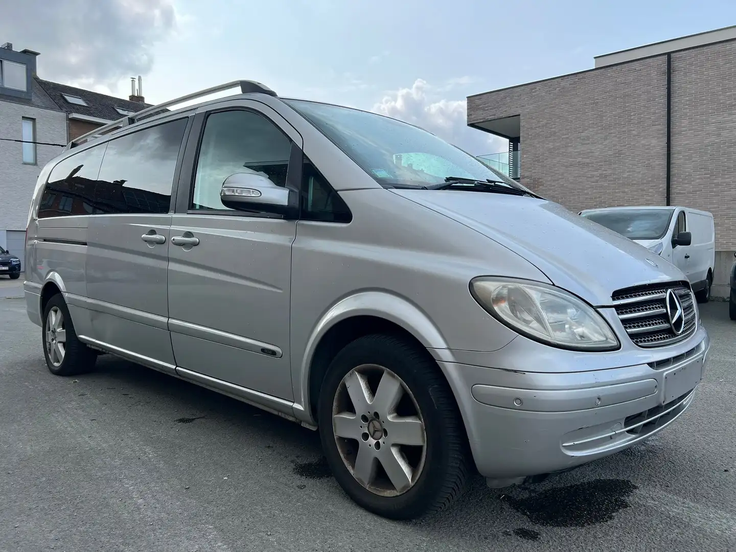 Mercedes-Benz Viano 2.2 CDI double cabine Grijs - 2