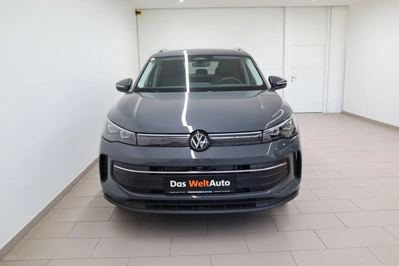 Volkswagen Tiguan Friends eTSI DSG Grau - 2