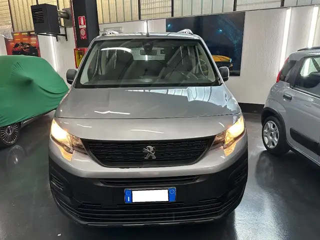 Peugeot Rifter view 2