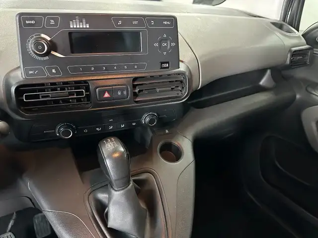 Peugeot Rifter view 9