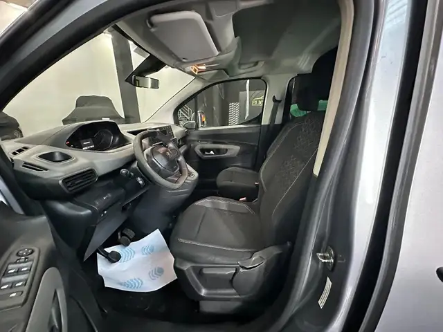 Peugeot Rifter view 6