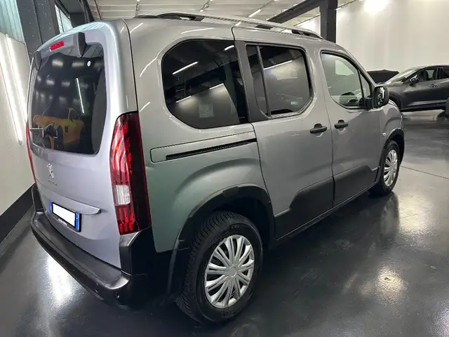 Peugeot Rifter view 4