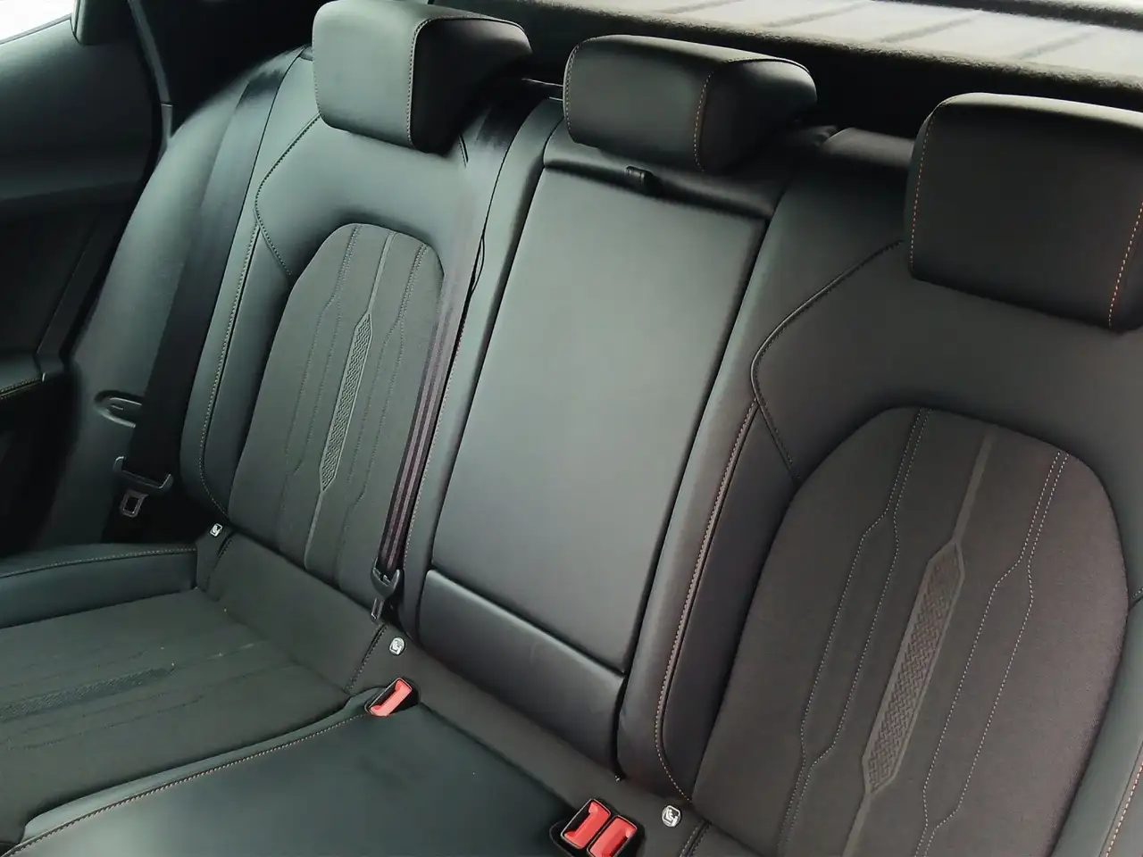 Cupra Formentor VZ 1.4 TSI eHybrid*NAVI*PANO*AHK, миниатюра 19
