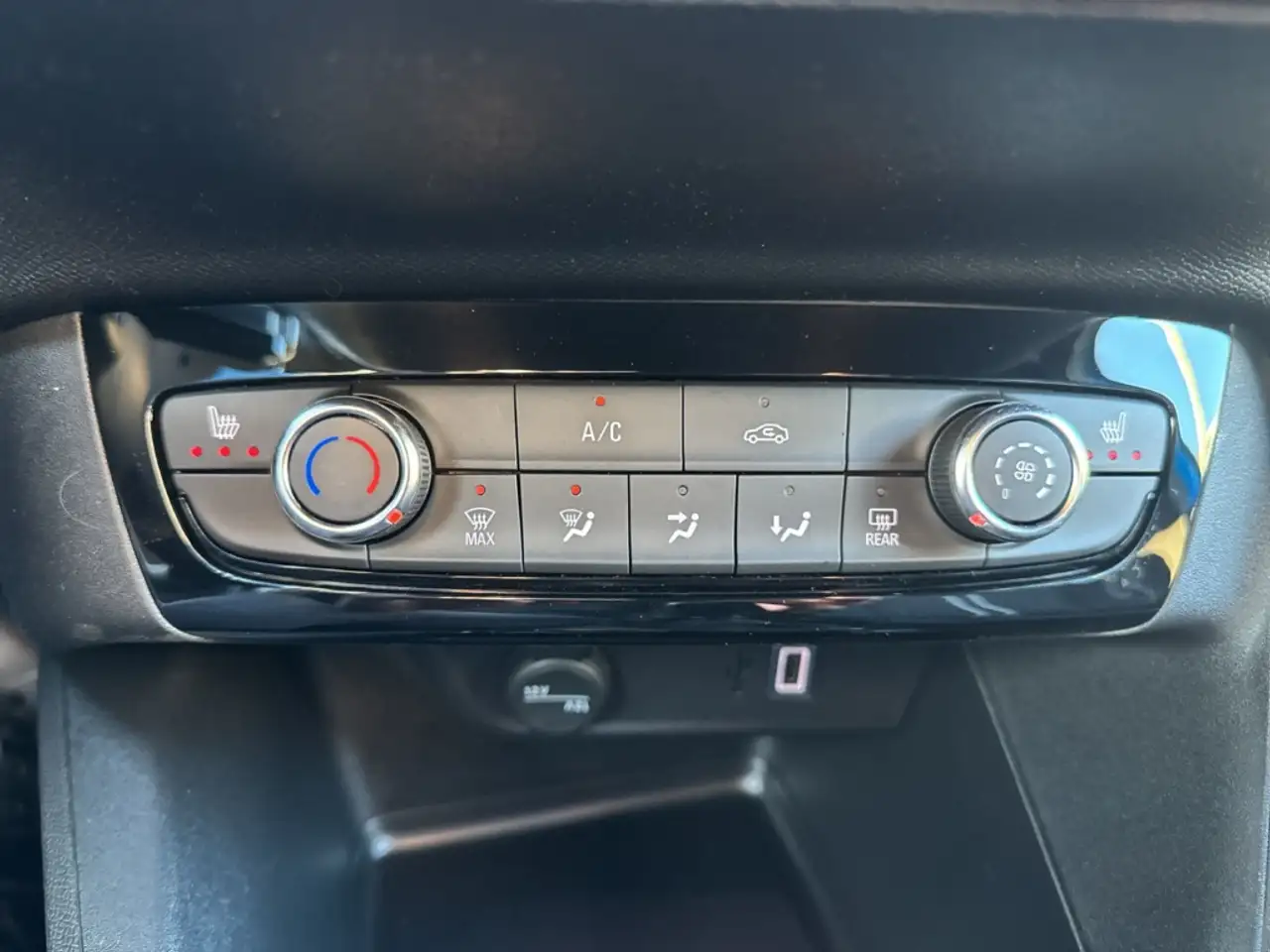 Opel Corsa F YES 1.2 Turbo 100PS LED Klima Allwetter DAB 21