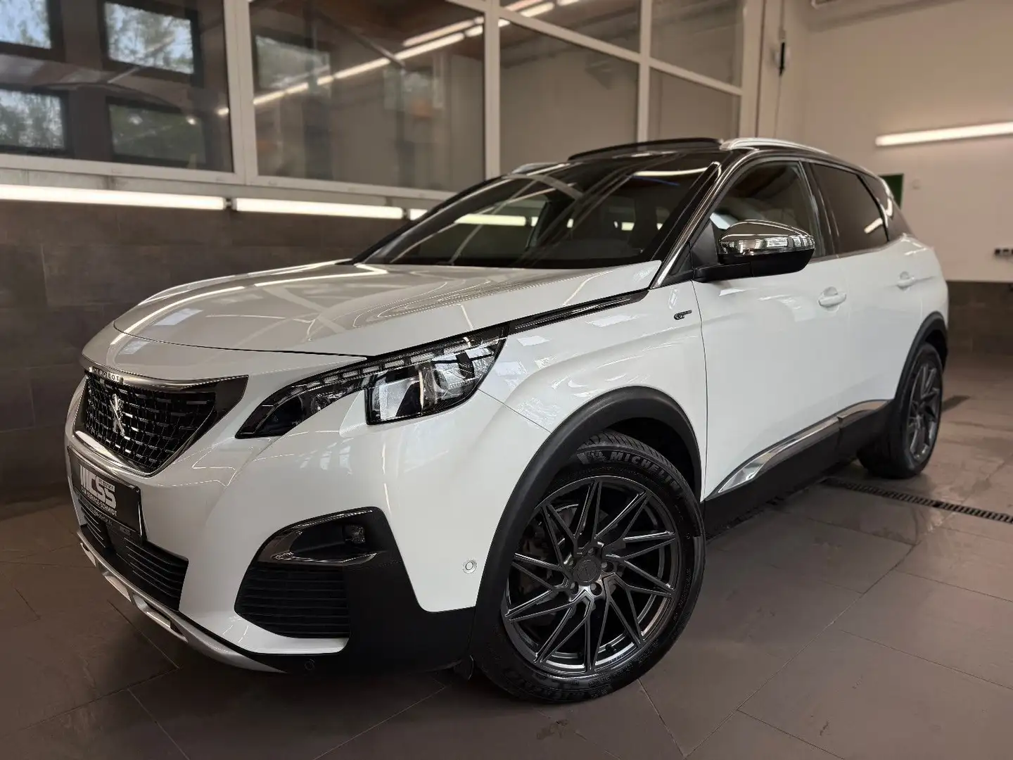 Peugeot 3008 GT Pano AHK LED Massage DAB 360 Leder Navi Weiß - 1