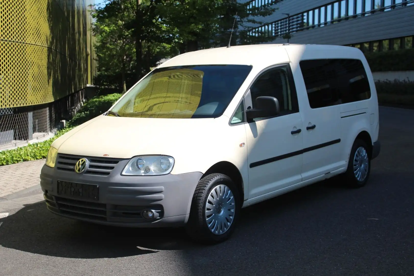 Volkswagen Caddy CADDY*1.9*TDI*MAXI*AUTOMATIK*BEHINDERTENGERECHT* Beige - 1