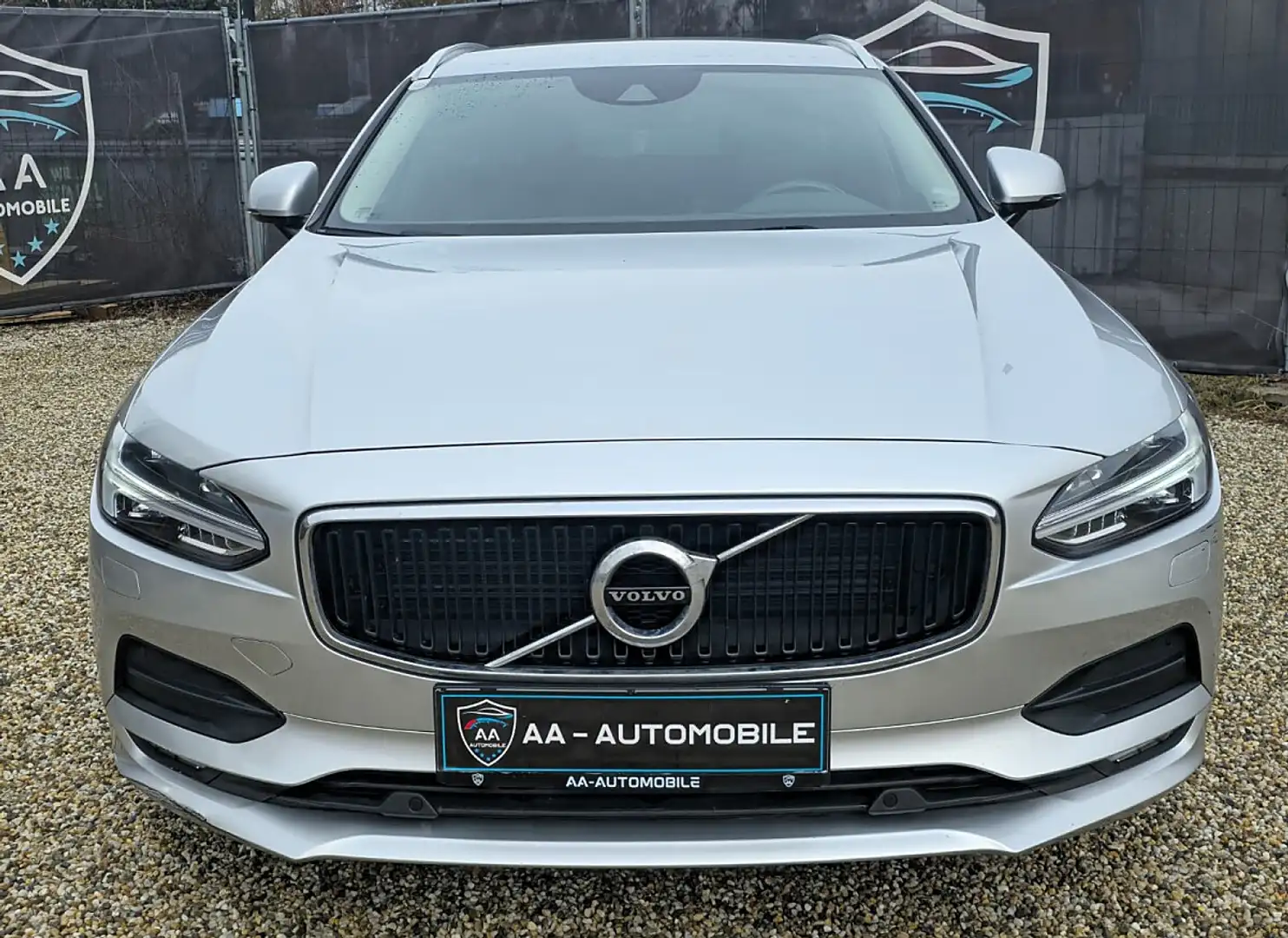 Volvo V90 D4 Momentum Geartronic Grau - 2