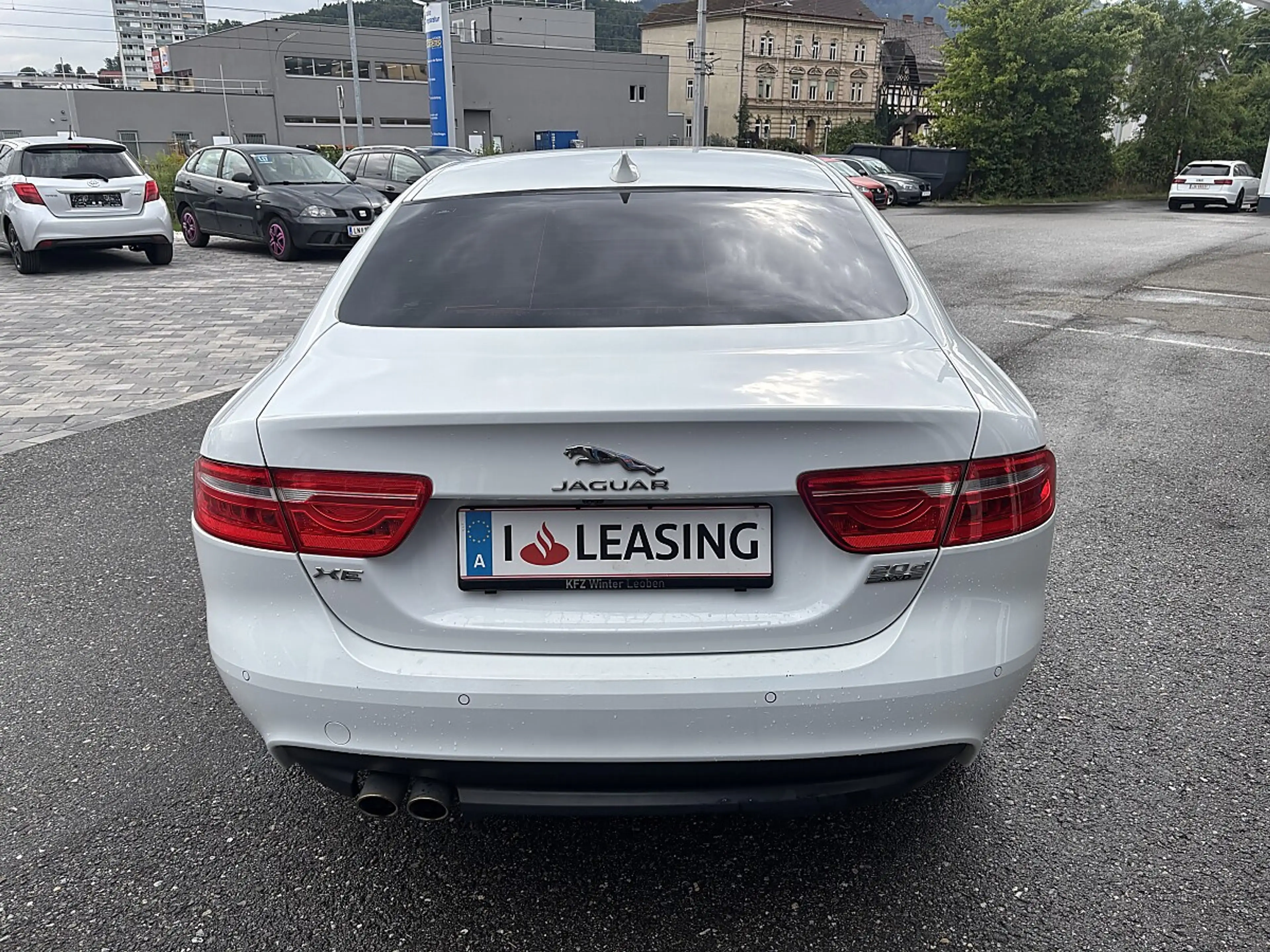 Jaguar XE 20d Pure AWD Aut.*PDC*Sitzheiz.*Xenon*Pickerl 0... — photo 5