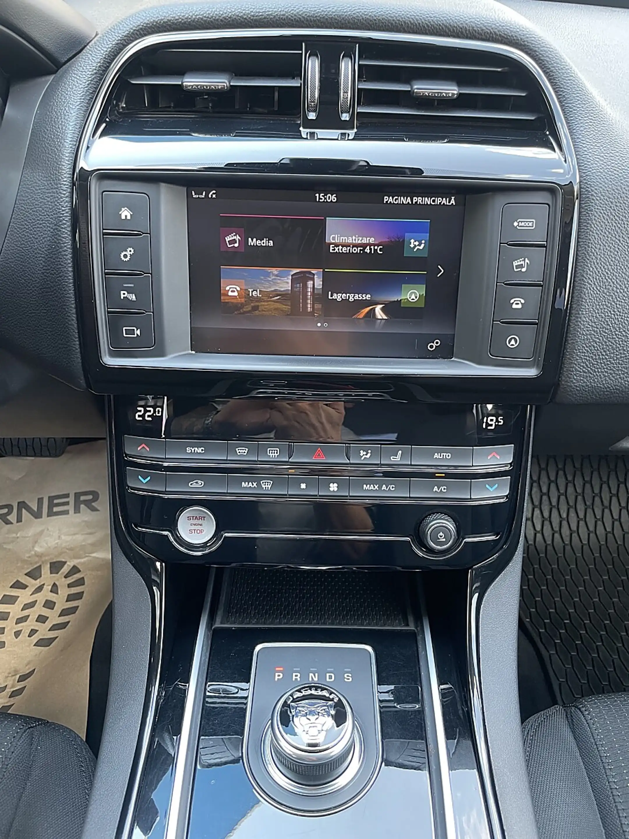 Jaguar XE 20d Pure AWD Aut.*PDC*Sitzheiz.*Xenon*Pickerl 0... — photo 13