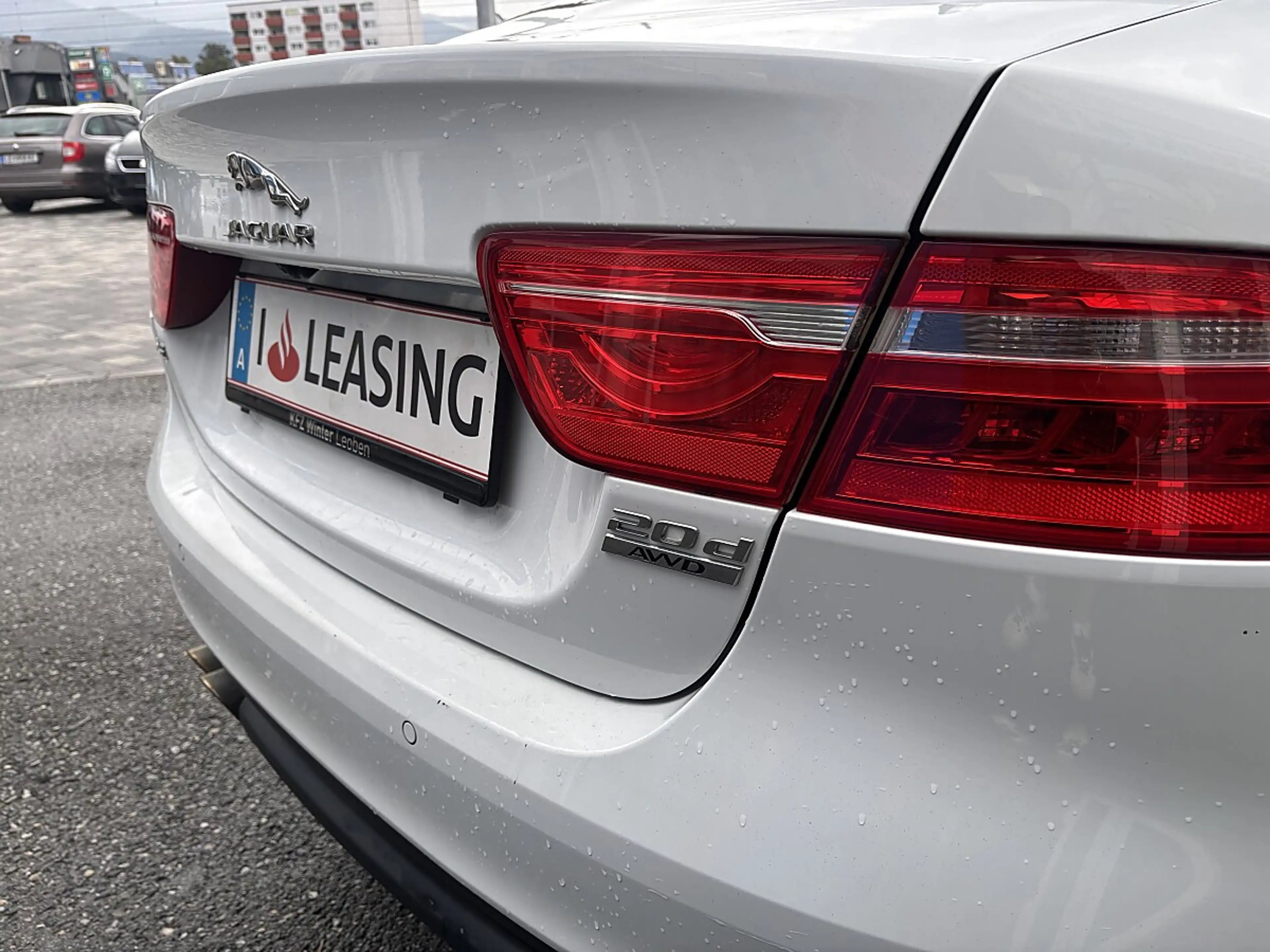 Jaguar XE 20d Pure AWD Aut.*PDC*Sitzheiz.*Xenon*Pickerl 0... — photo 7