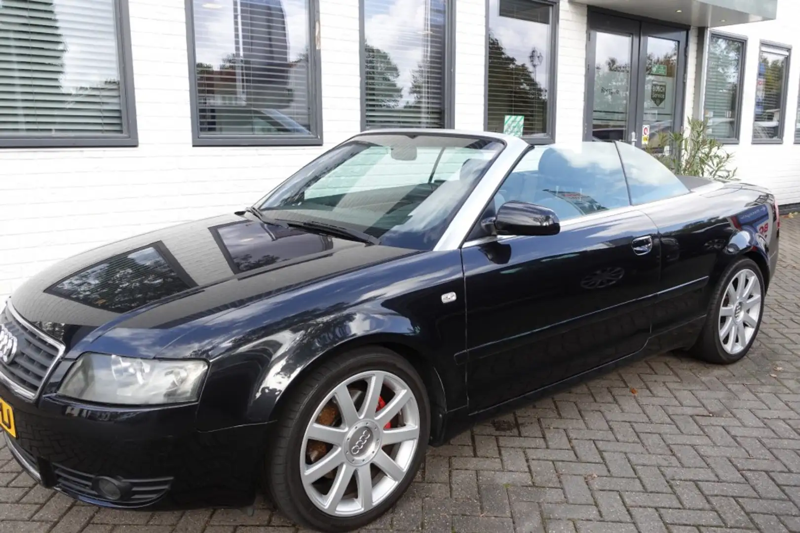 Audi A4 2.4 V6 EXCLUSIVE 6 cil YOUNG TIMER Zwart - 2