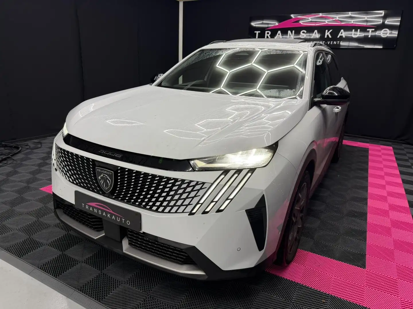 Peugeot 5008 5008 SUV1.2 Hybride Allure/7 PLACES/TOIT PANO Weiß - 2