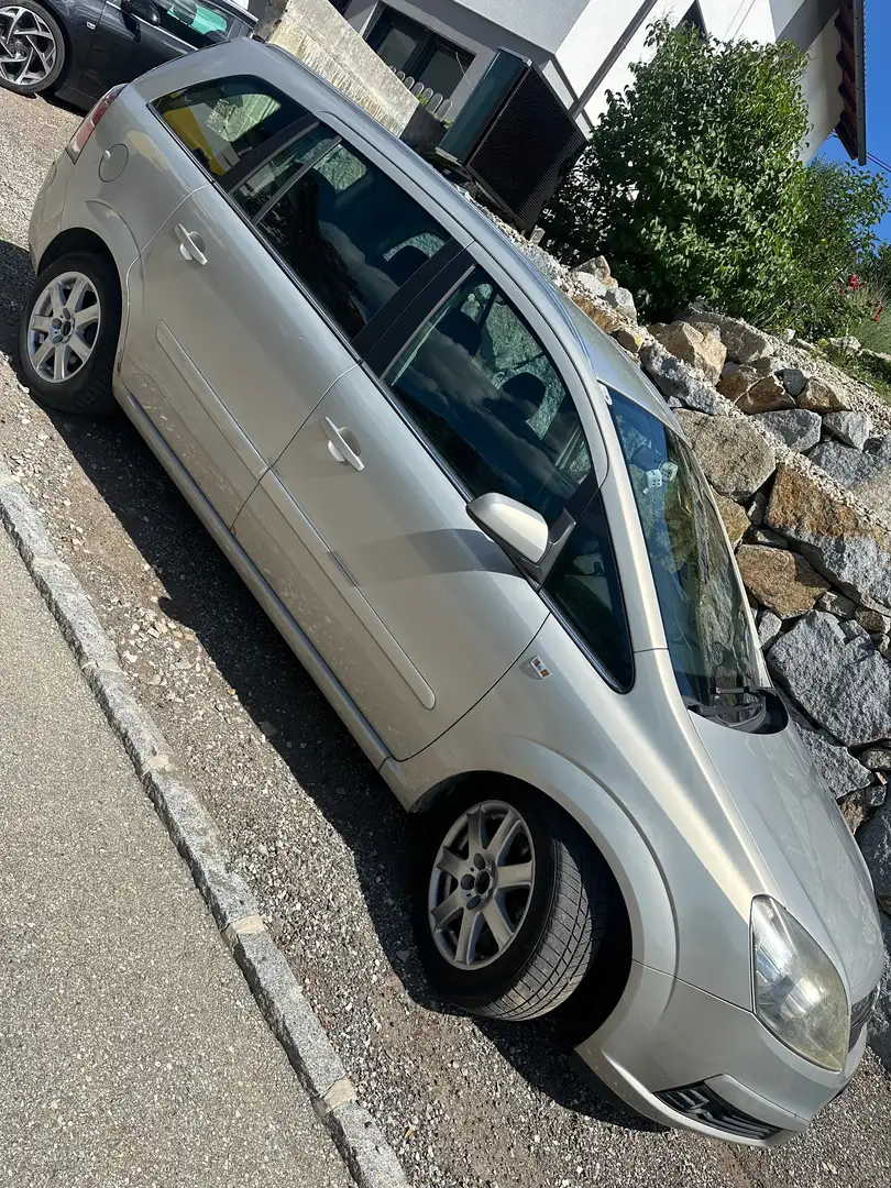 Opel Zafira Zafira 1.9 CDTIEdition Grau - 2