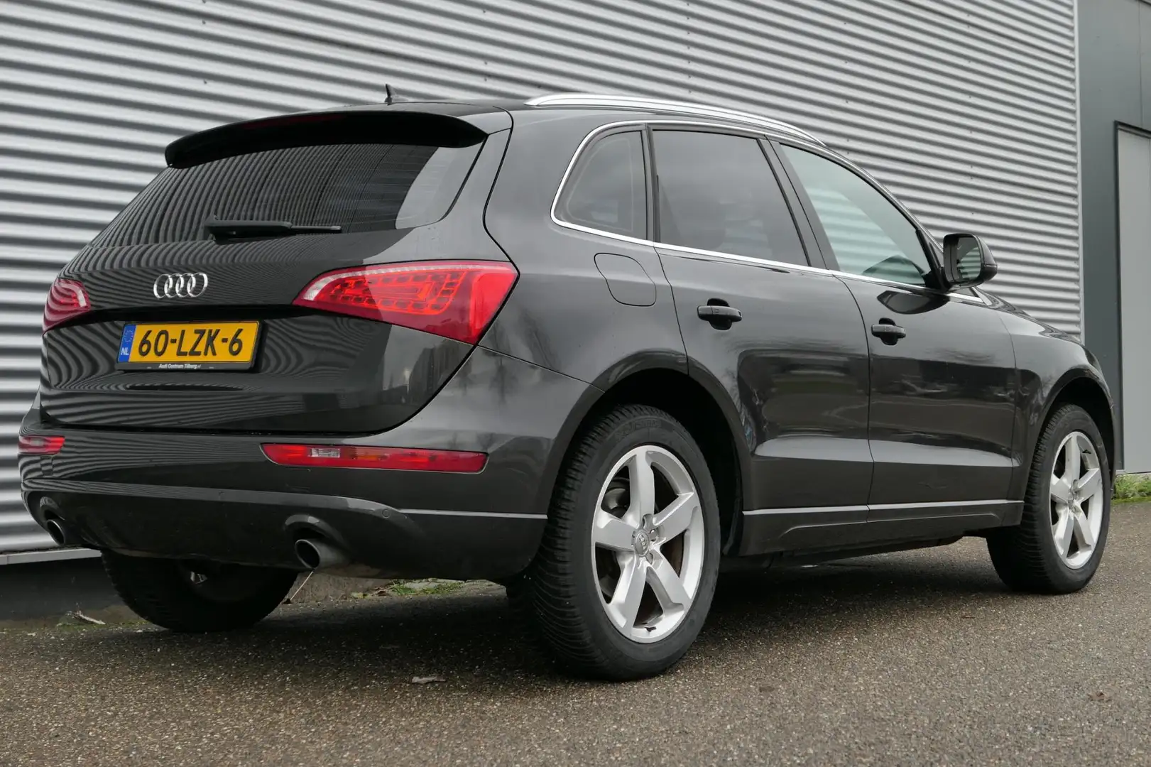Audi Q5 2.0 TFSI quattro Pro Line Exclusive Leder Nap Crui Grijs - 2