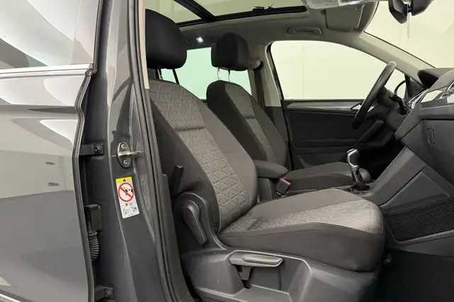 Volkswagen Tiguan view 16